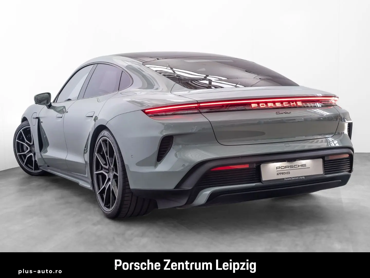 PORSCHE Taycan Turbo Burmester ActiveRide