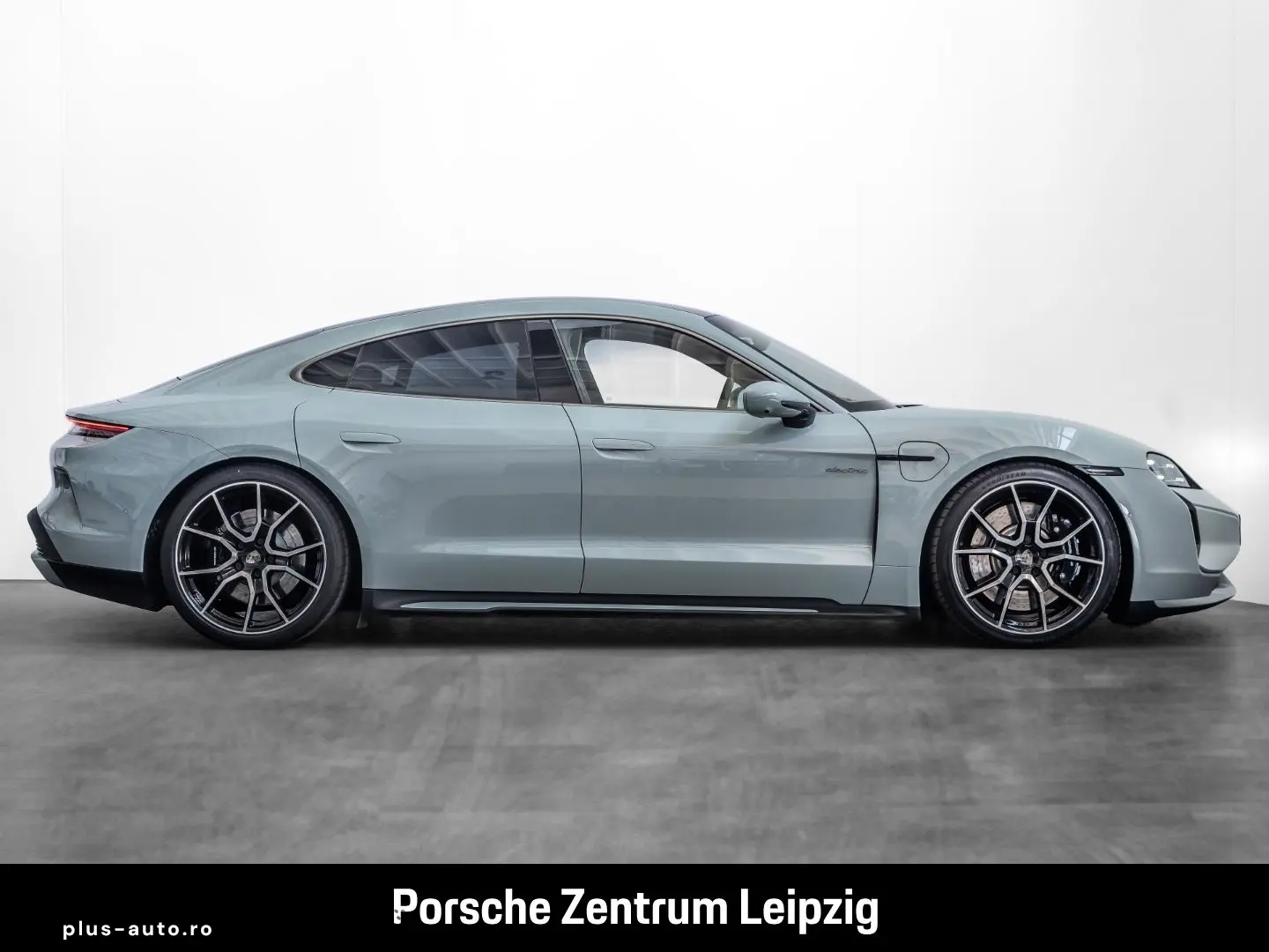 PORSCHE Taycan Turbo Burmester ActiveRide
