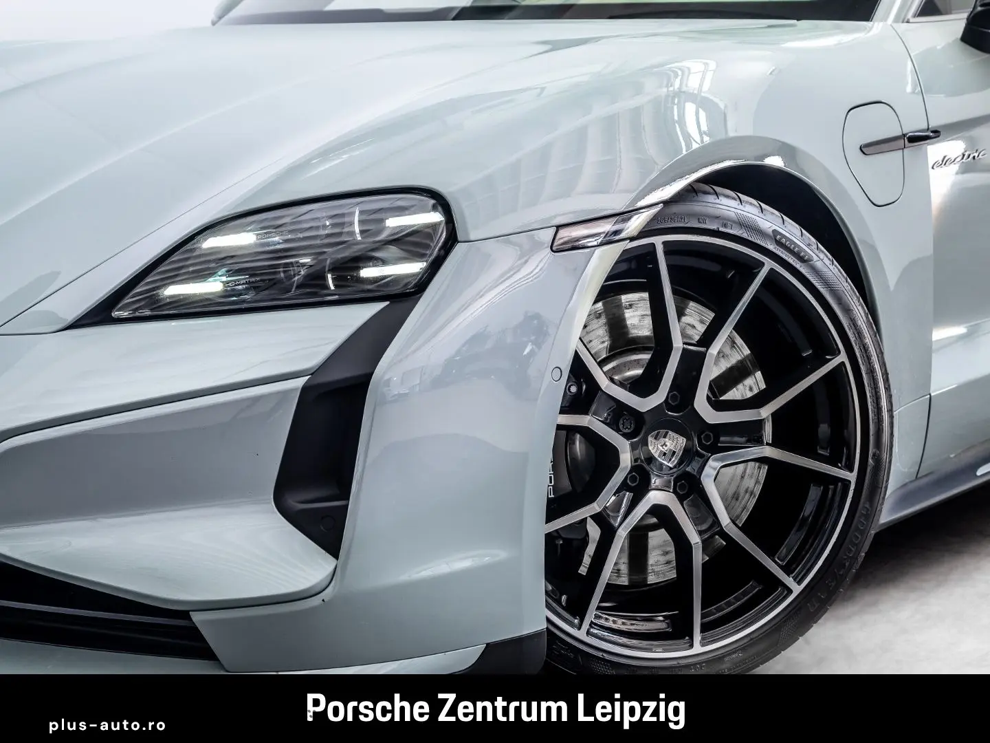 PORSCHE Taycan Turbo Burmester ActiveRide