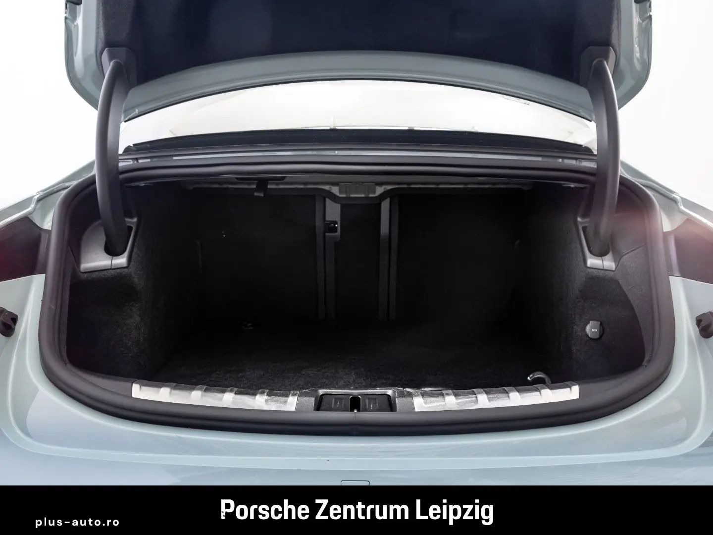 PORSCHE Taycan Turbo Burmester ActiveRide