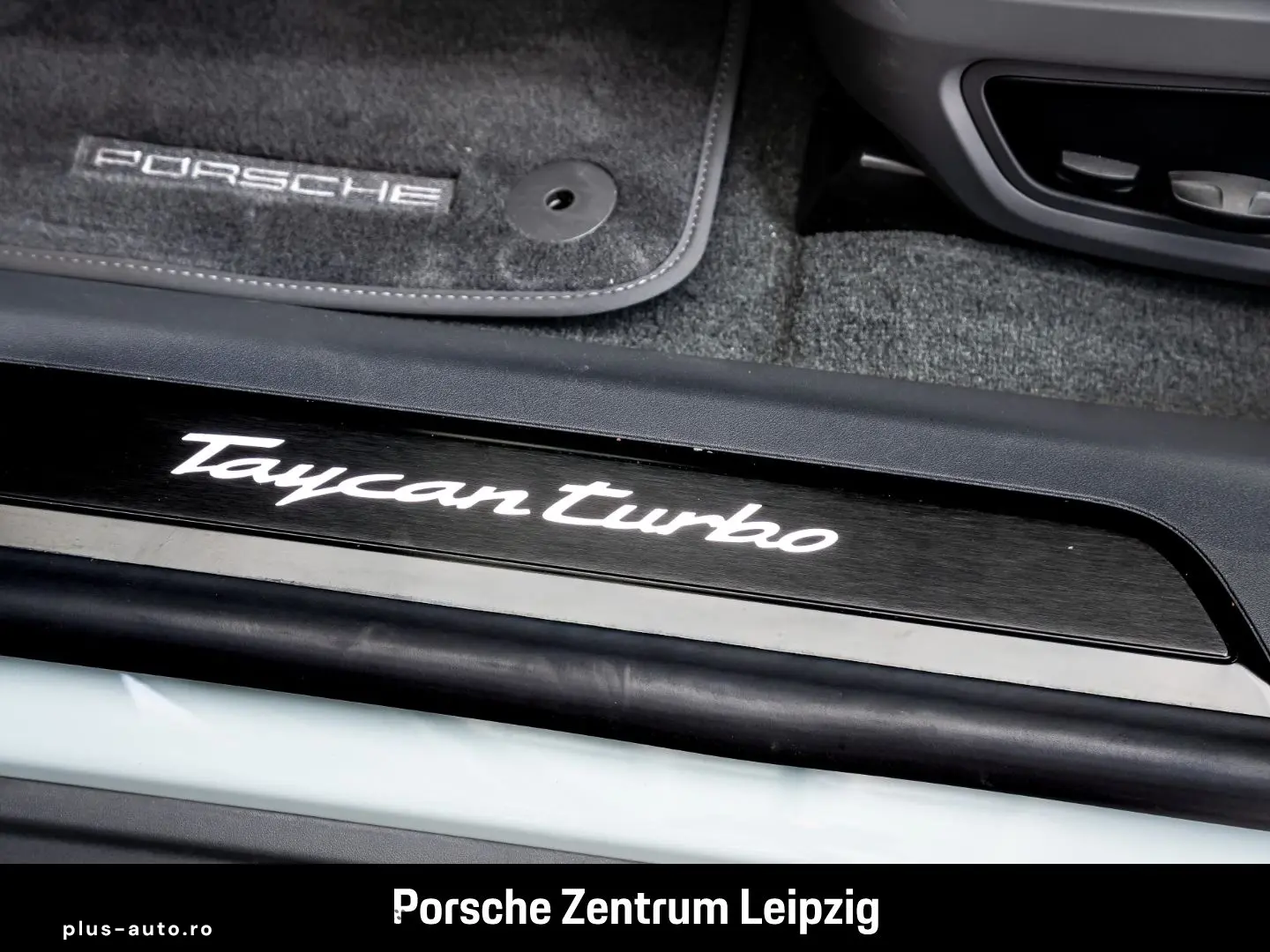 PORSCHE Taycan Turbo Burmester ActiveRide