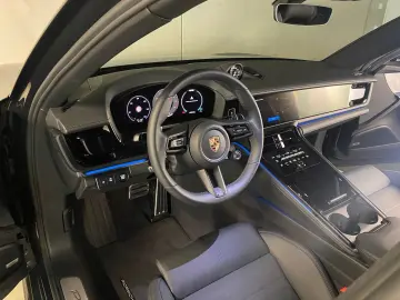 PORSCHE Panamera 4   SportDesign Paket   Surround View