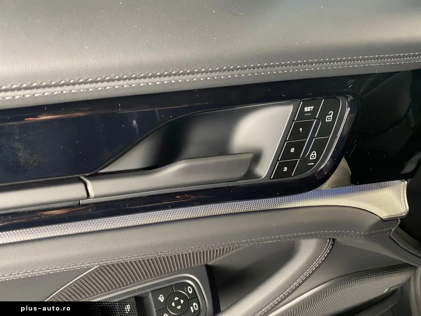 PORSCHE Panamera 4   SportDesign Paket   Surround View