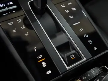 Porsche Macan GTS SPORT-CHRONO 18-WAY 360  SOUND-PKG
