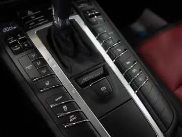 Porsche Macan S SPORT EXHAUST SOUND PACKAGE  1 HAND LED DAB