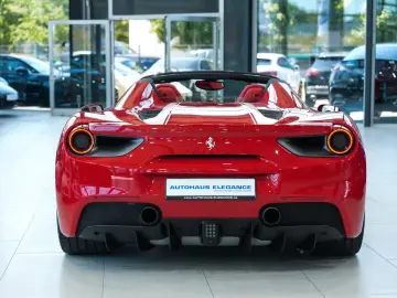 Ferrari 488 Spider TAILOR-MADE DAYTONA-SEAT JBL LIFT 1HD