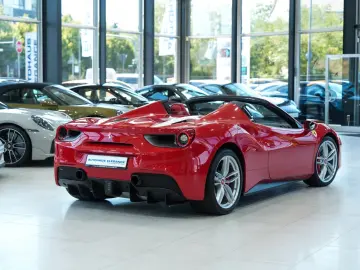 Ferrari 488 Spider TAILOR-MADE DAYTONA-SEAT JBL LIFT 1HD