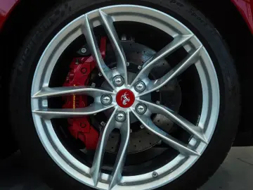 Ferrari 488 Spider TAILOR-MADE DAYTONA-SEAT JBL LIFT 1HD