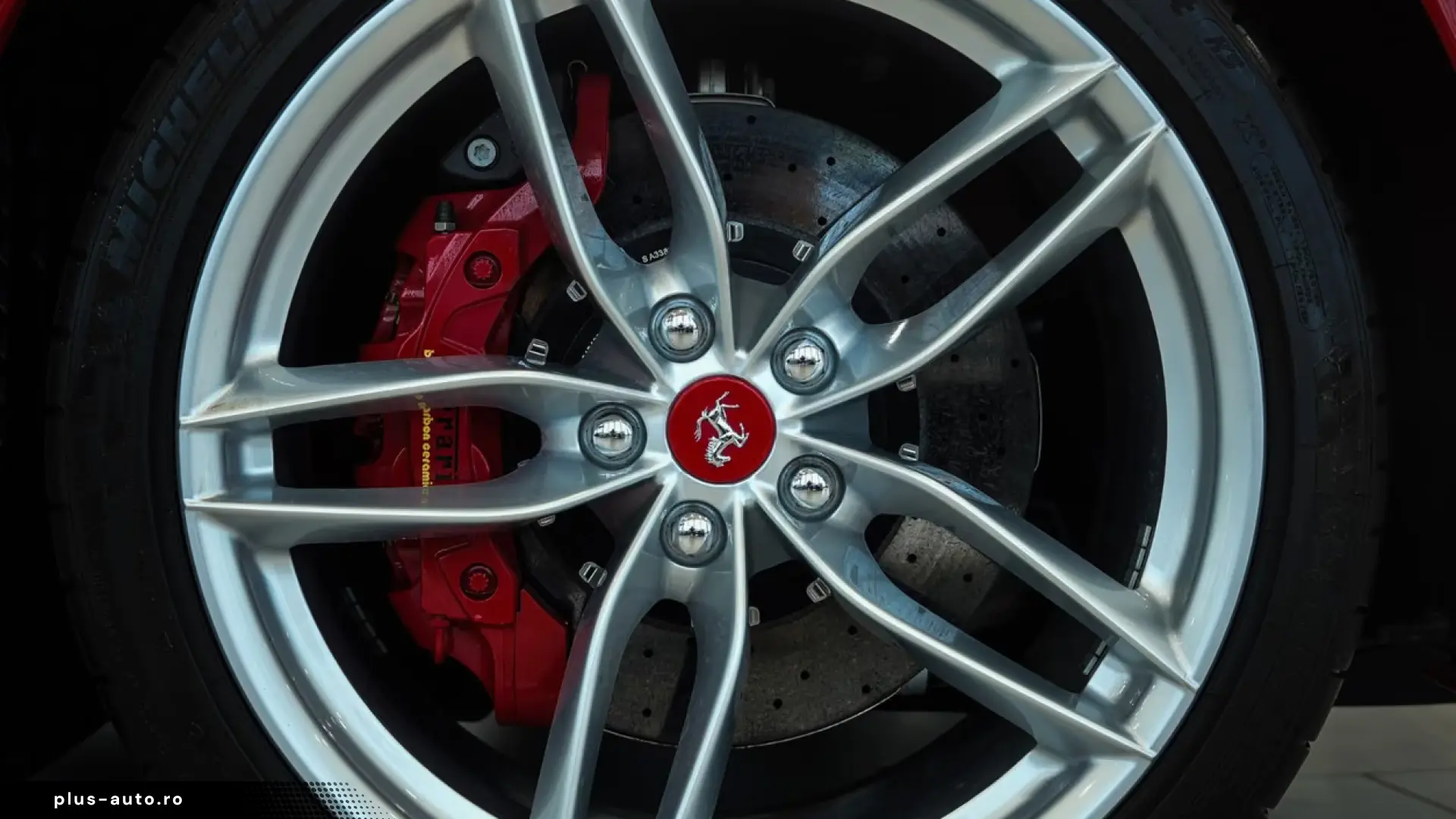 Ferrari 488 Spider TAILOR-MADE DAYTONA-SEAT JBL LIFT 1HD