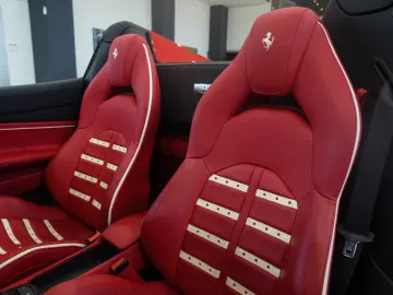 Ferrari 488 Spider TAILOR-MADE DAYTONA-SEAT JBL LIFT 1HD