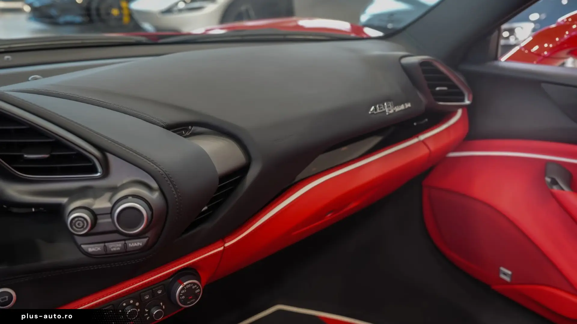Ferrari 488 Spider TAILOR-MADE DAYTONA-SEAT JBL LIFT 1HD