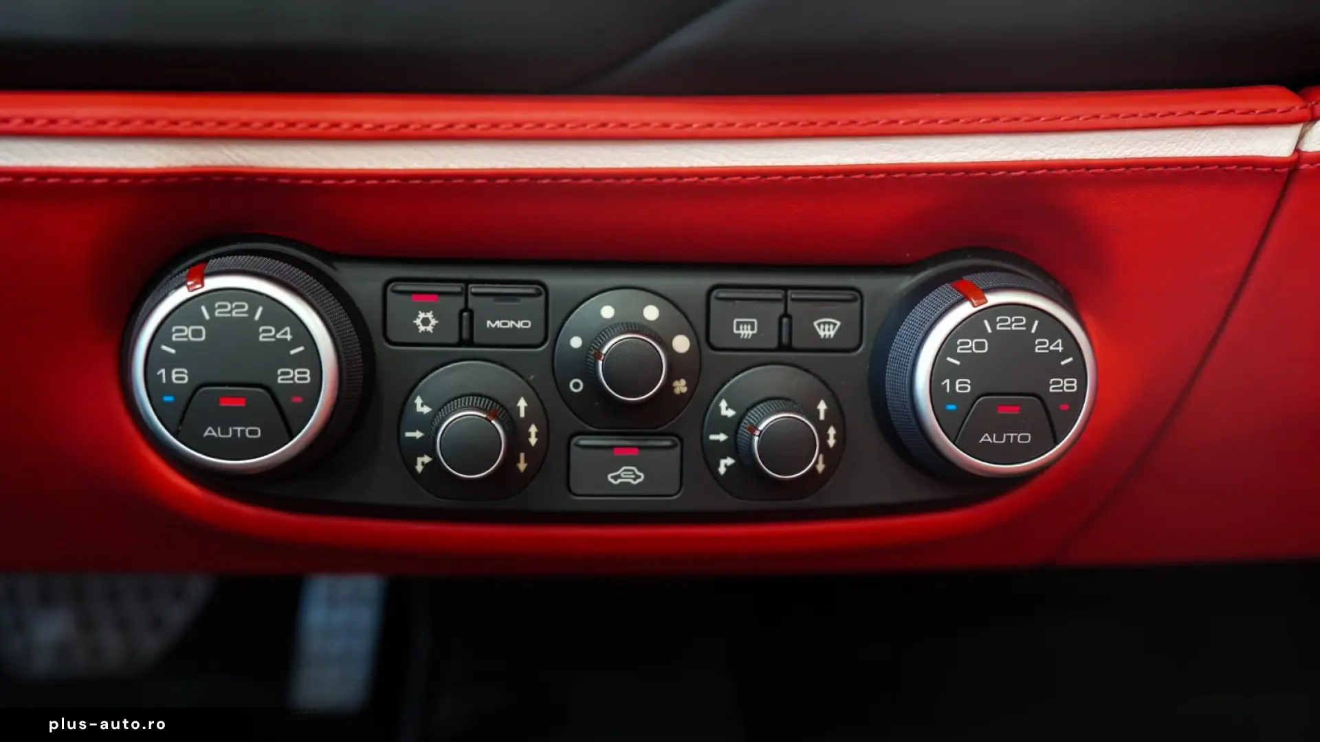 Ferrari 488 Spider TAILOR-MADE DAYTONA-SEAT JBL LIFT 1HD