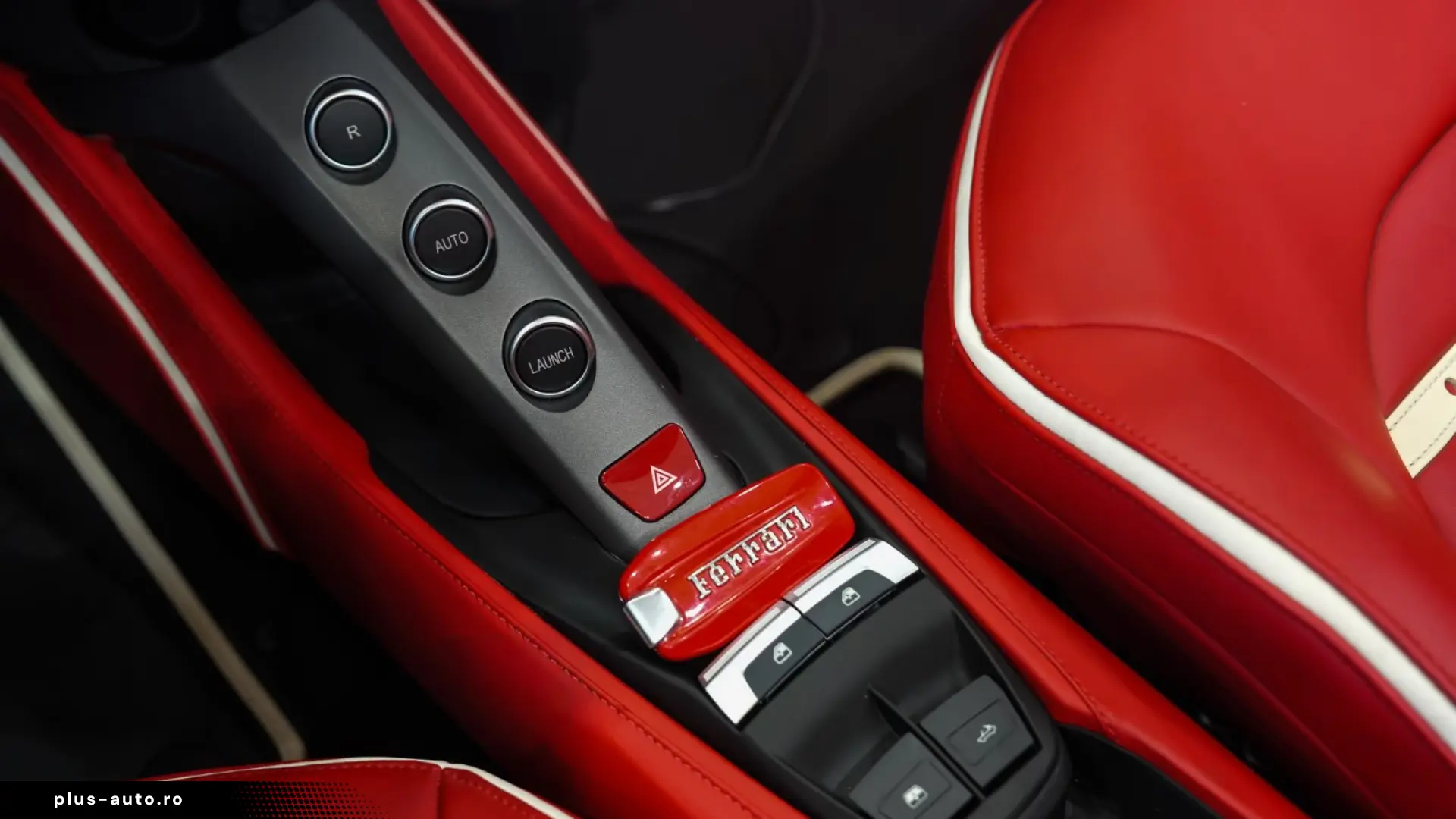 Ferrari 488 Spider TAILOR-MADE DAYTONA-SEAT JBL LIFT 1HD