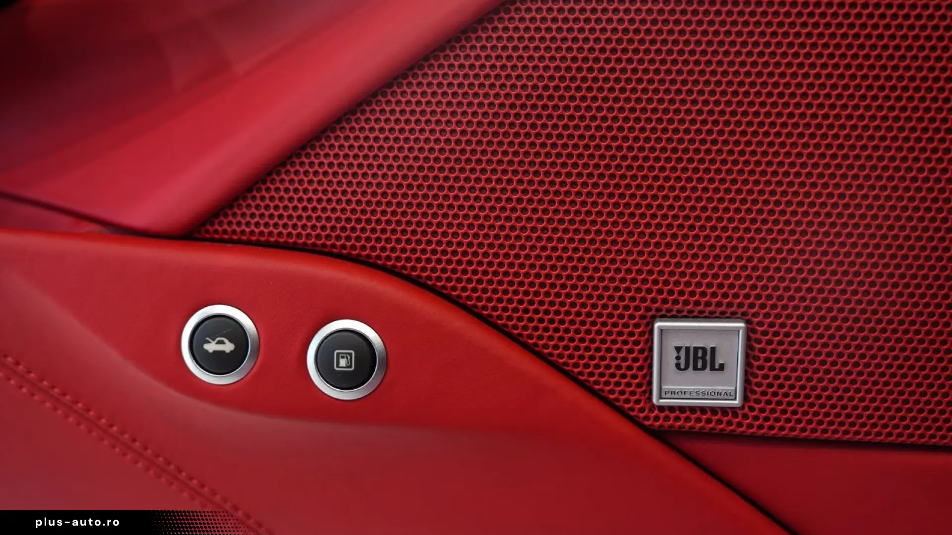 Ferrari 488 Spider TAILOR-MADE DAYTONA-SEAT JBL LIFT 1HD