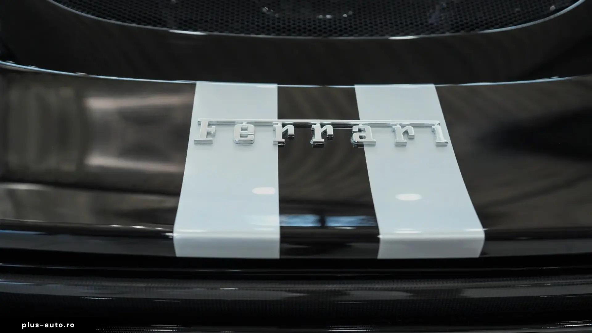 Ferrari 296 GTB Speciale  FULL CARBON  STRIPES  JBL  LIFT