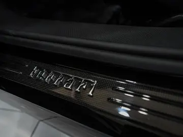 Ferrari 296 GTB Speciale  FULL CARBON  STRIPES  JBL  LIFT
