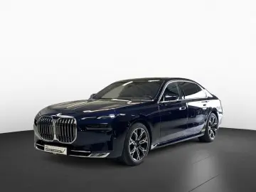 BMW 740d xD DAPr ExecutiveLounge TV Entertainment