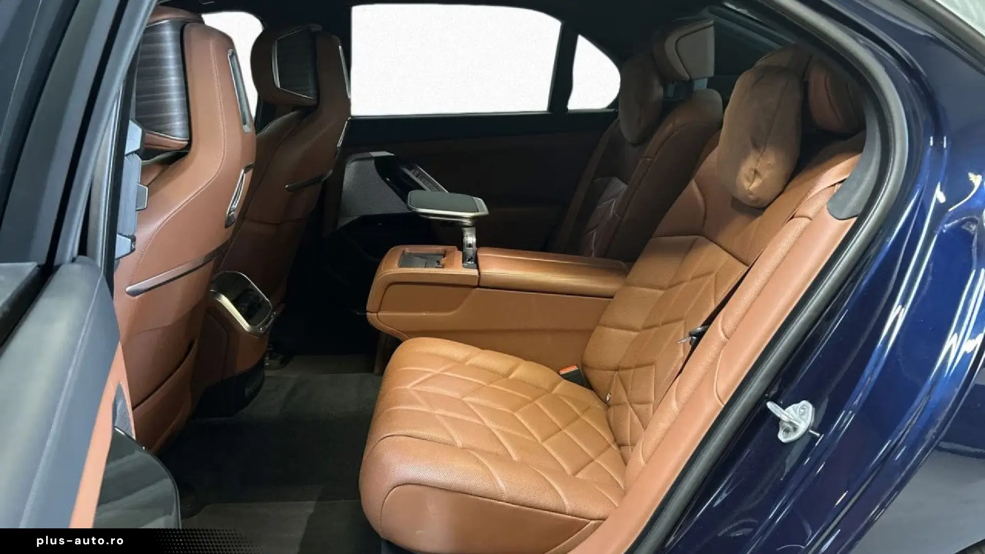 BMW 740d xD DAPr ExecutiveLounge TV Entertainment