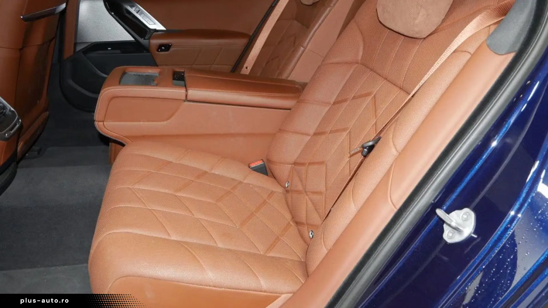 BMW 740d xD DAPr ExecutiveLounge TV Entertainment