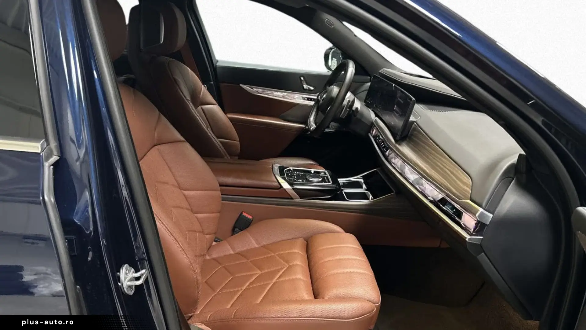 BMW 740d xD DAPr ExecutiveLounge TV Entertainment
