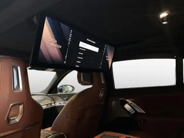BMW 740d xD DAPr ExecutiveLounge TV Entertainment