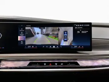 BMW 740d xD DAPr ExecutiveLounge TV Entertainment