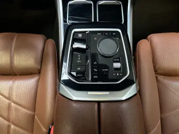 BMW 740d xD DAPr ExecutiveLounge TV Entertainment