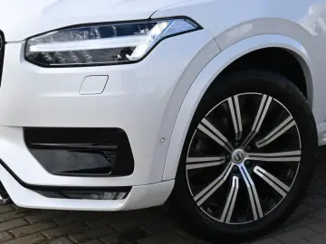 VOLVO XC90 B5D AWD Plus Dark STDHZG PANO LUFT 360  AHK