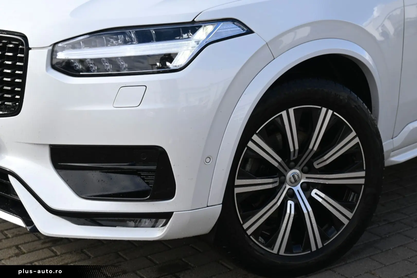 VOLVO XC90 B5D AWD Plus Dark STDHZG PANO LUFT 360  AHK