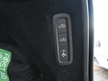 VOLVO XC90 B5D AWD Plus Dark STDHZG PANO LUFT 360  AHK