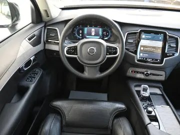 VOLVO XC90 B5D AWD Plus Dark STDHZG PANO LUFT 360  AHK