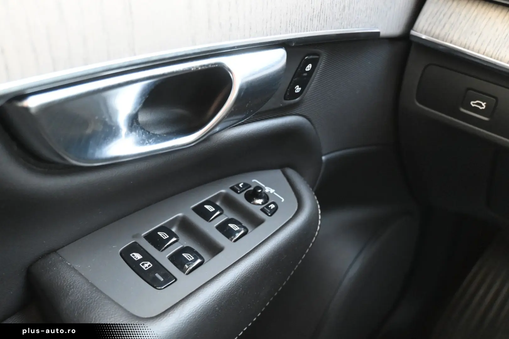 VOLVO XC90 B5D AWD Plus Dark STDHZG PANO LUFT 360  AHK
