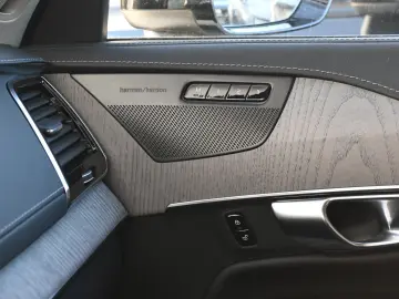 VOLVO XC90 B5D AWD Plus Dark STDHZG PANO LUFT 360  AHK