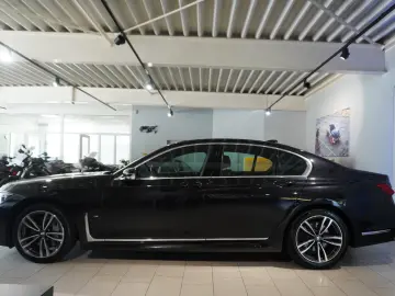 BMW 740xd ~M Sport~HUD~Har&Ka~Soft~Gestik~