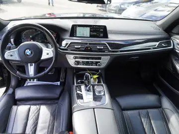 BMW 740xd ~M Sport~HUD~Har&Ka~Soft~Gestik~