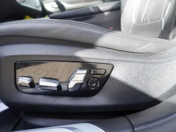 BMW 740xd ~M Sport~HUD~Har&Ka~Soft~Gestik~