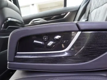 BMW 740xd ~M Sport~HUD~Har&Ka~Soft~Gestik~
