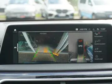BMW 740xd ~M Sport~HUD~Har&Ka~Soft~Gestik~