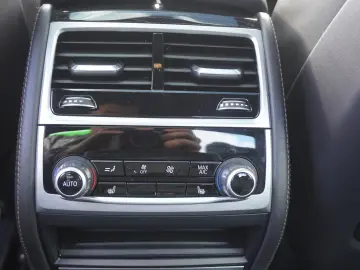 BMW 740xd ~M Sport~HUD~Har&Ka~Soft~Gestik~