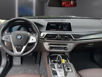 BMW 740d xDrive Leather NaviHUD Heated Seats  Laserlights