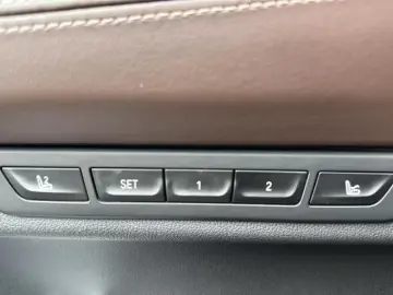 BMW 740d xDrive Leather NaviHUD Heated Seats  Laserlights