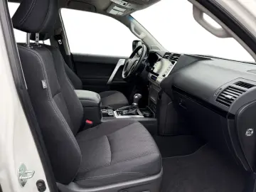 TOYOTA Land Cruiser 2.8 D-4D