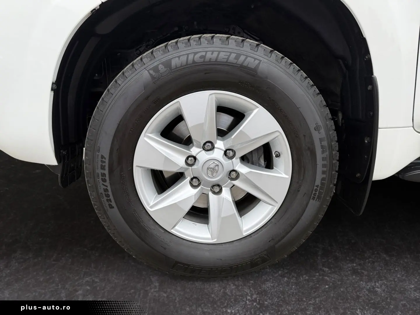 TOYOTA Land Cruiser 2.8 D-4D