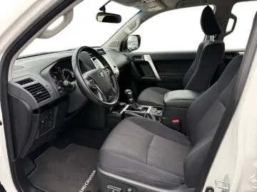 TOYOTA Land Cruiser 2.8 D-4D