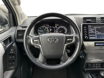 TOYOTA Land Cruiser 2.8 D-4D