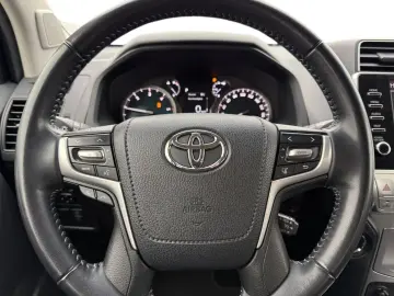 TOYOTA Land Cruiser 2.8 D-4D