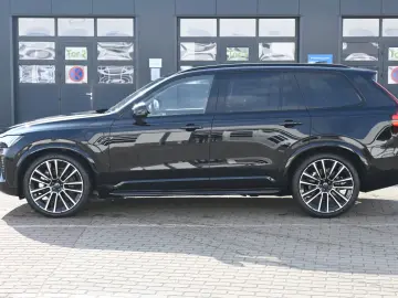 VOLVO XC90 T8 AWD Ultra Dark Recharge Plug-In Hybrid