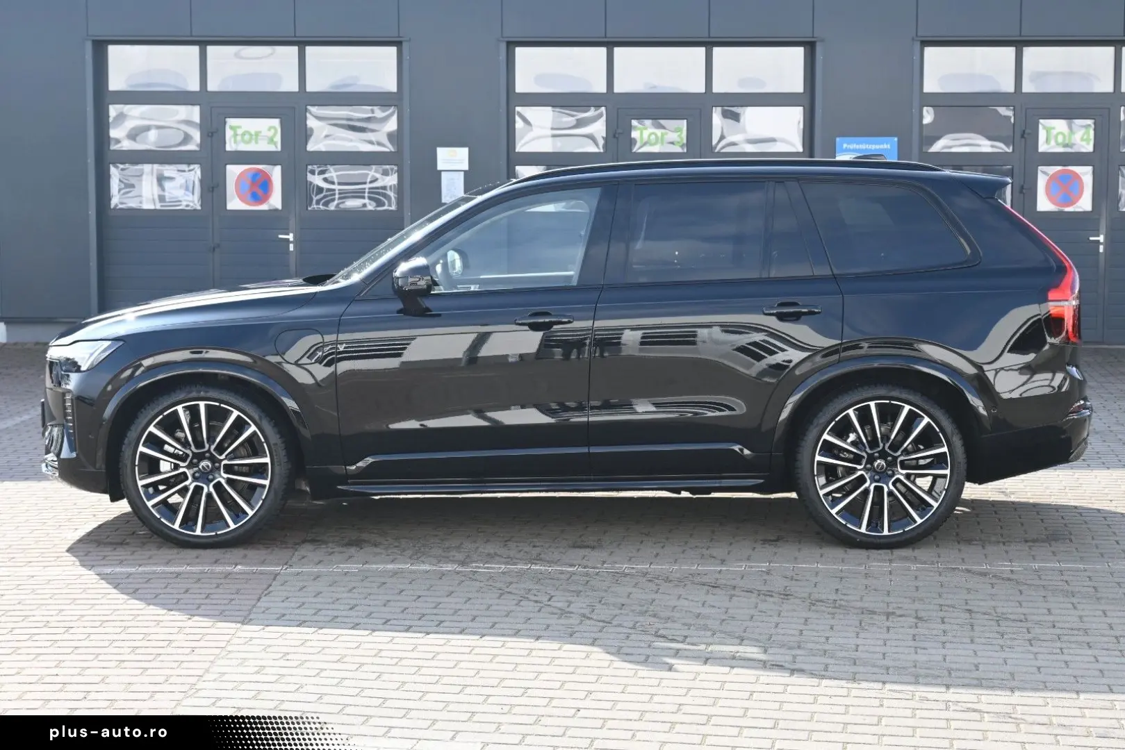 VOLVO XC90 T8 AWD Ultra Dark Recharge Plug-In Hybrid
