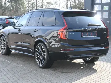VOLVO XC90 T8 AWD Ultra Dark Recharge Plug-In Hybrid