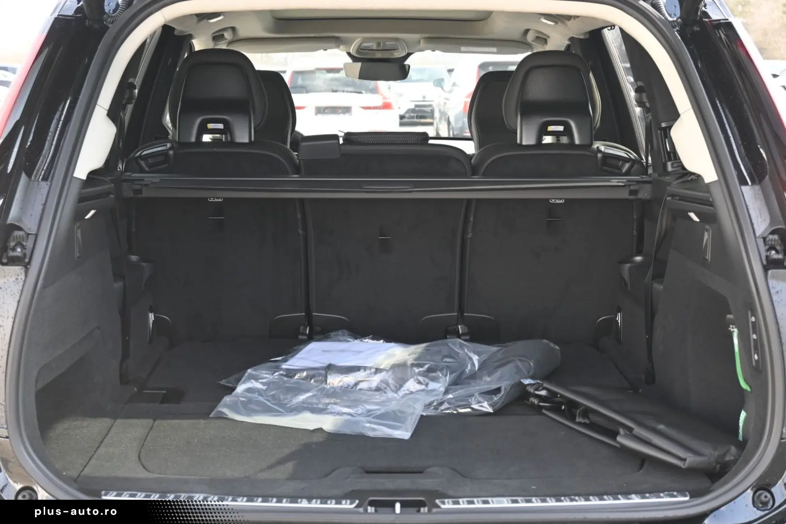 VOLVO XC90 T8 AWD Ultra Dark Recharge Plug-In Hybrid